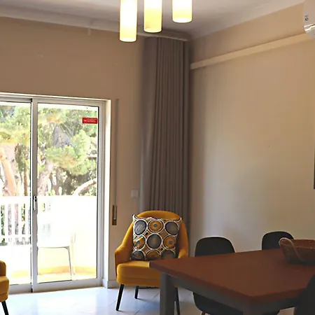 Apartment Kiss - *
